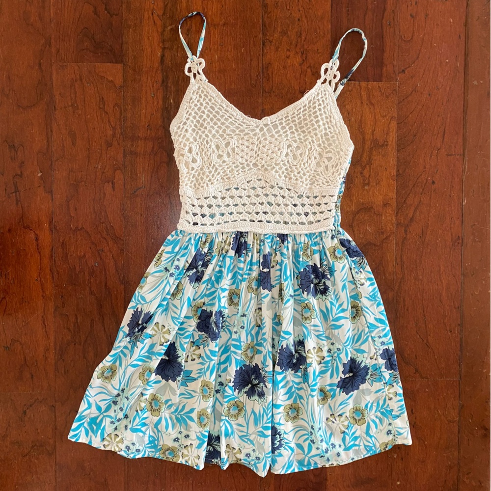 B.O.G. Collection Blue floral knit sundress Women’s Size M